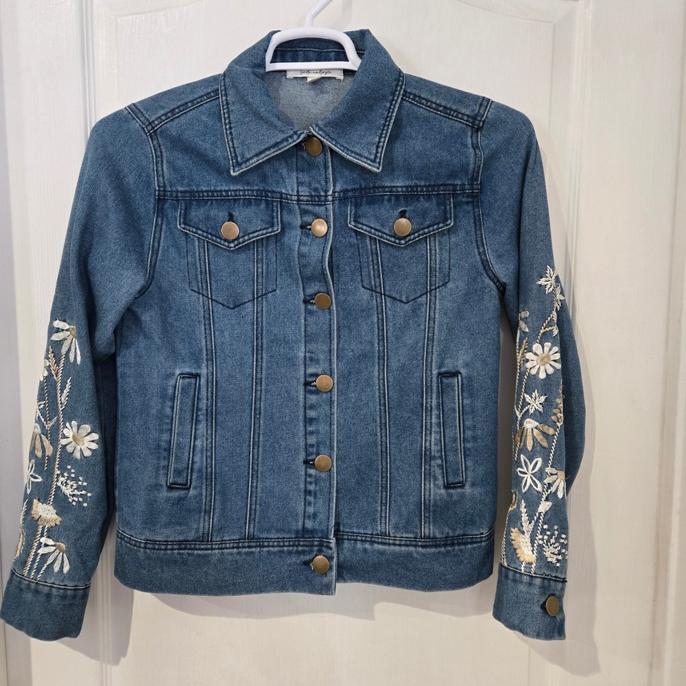 Linda Anderson Denim Jacket Women Small Blue Floral Embroidered Sleeve boho fem